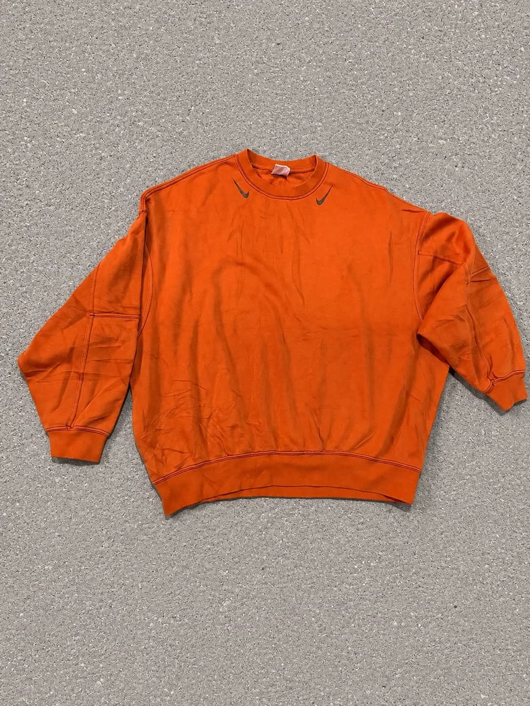 Buzo vintage naranja de Nike